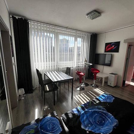 Monfas Apartment Barrandov Πράγα Εξωτερικό φωτογραφία